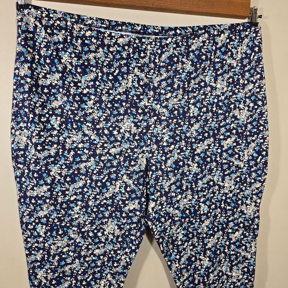 Woman Within navy floral print capri leggings size 4X 34/36